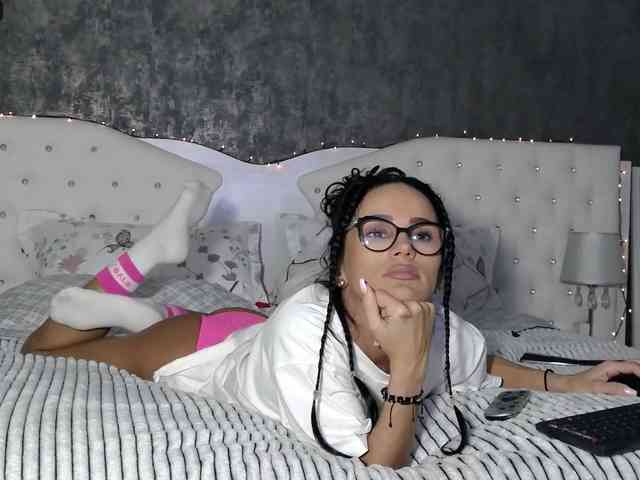 PinkNicolle webcam
