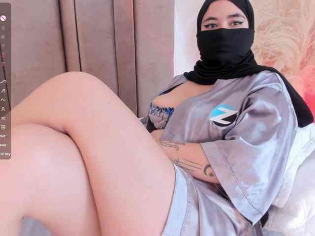 adiila webcam