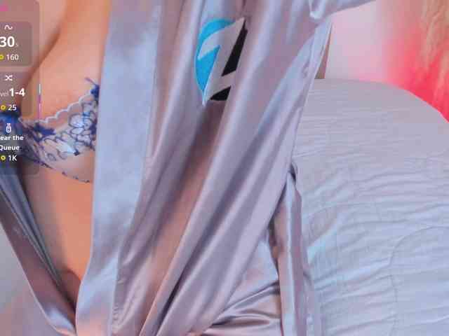 adiila webcam