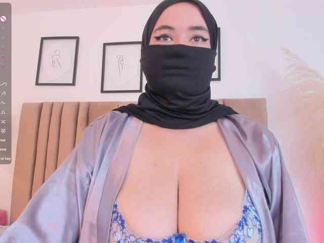 adiila webcam