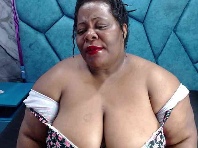 ShantalBBW webcam