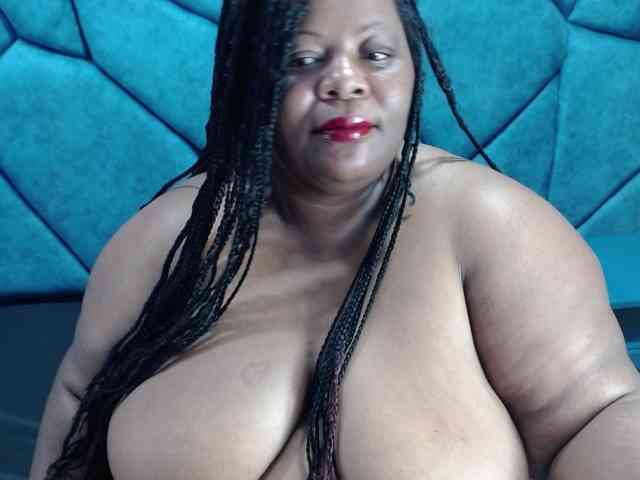 ShantalBBW webcam