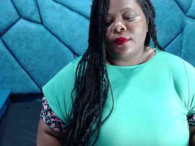 ShantalBBW webcam
