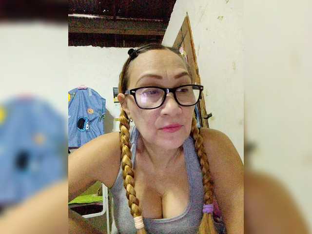 cherrywhite03 webcam