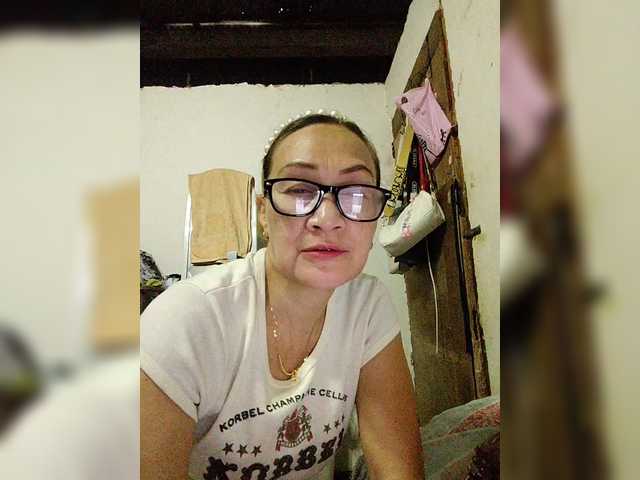 cherrywhite03 webcam