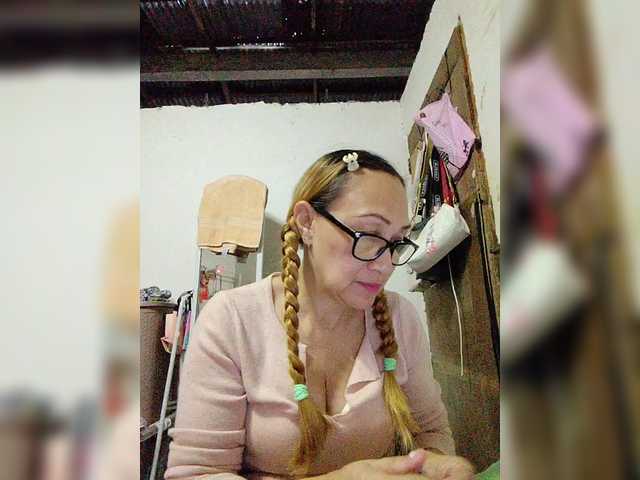 cherrywhite03 webcam