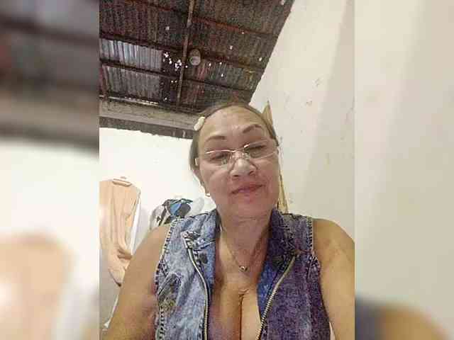 cherrywhite03 webcam
