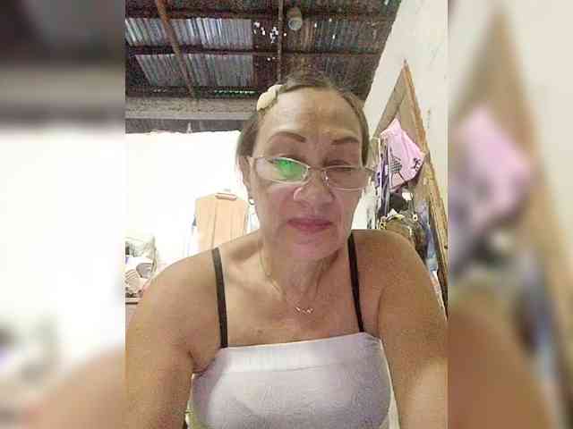 cherrywhite03 webcam