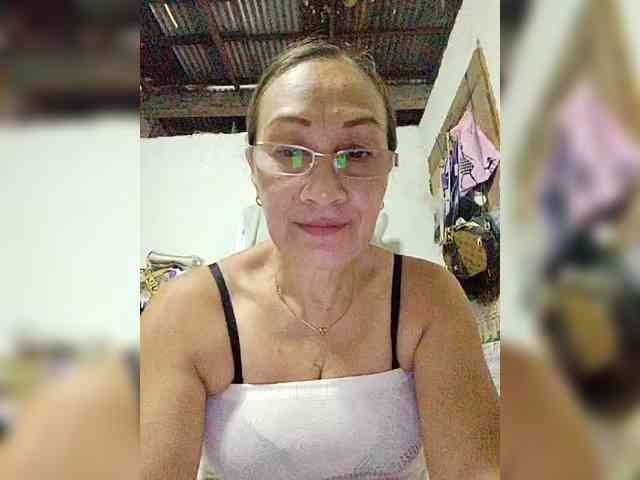 cherrywhite03 webcam