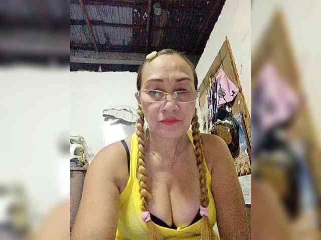 cherrywhite03 webcam