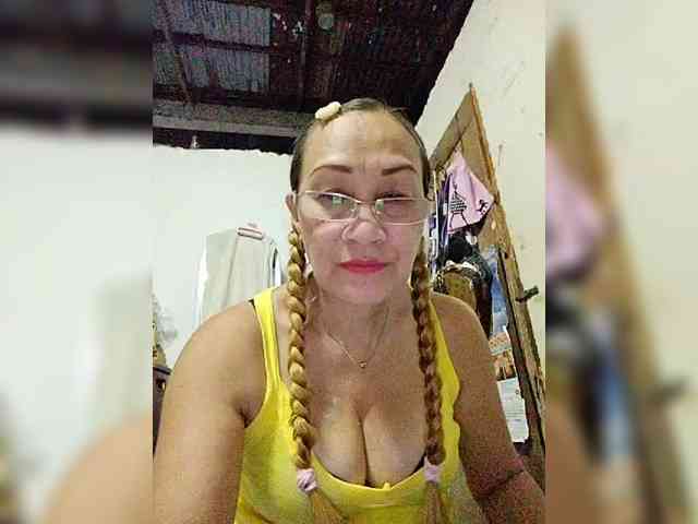 cherrywhite03 webcam