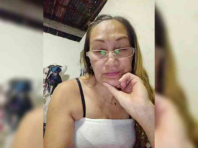 cherrywhite03 webcam