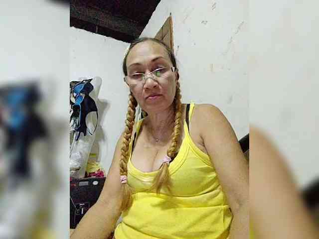 cherrywhite03 webcam