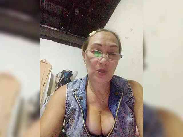 cherrywhite03 webcam