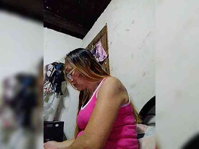 cherrywhite03 webcam