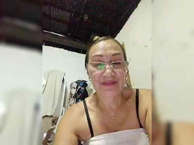 cherrywhite03 webcam