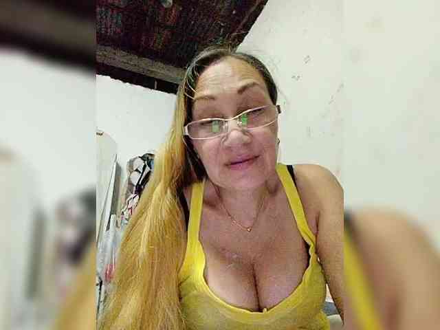 cherrywhite03 webcam