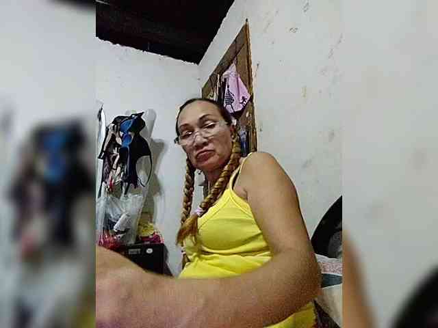 cherrywhite03 webcam