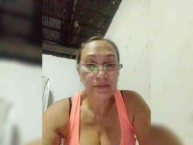 cherrywhite03 webcam