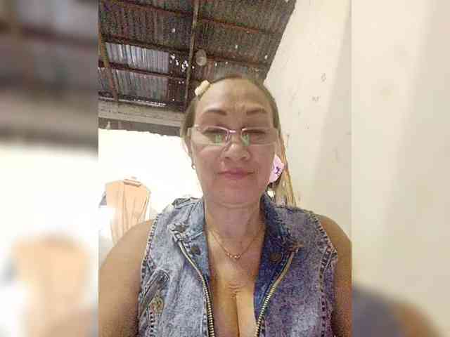 cherrywhite03 webcam