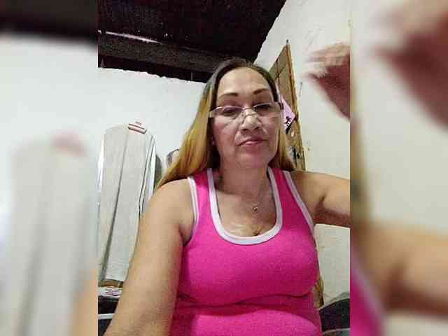 cherrywhite03 webcam