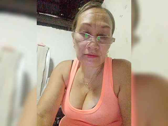 cherrywhite03 webcam