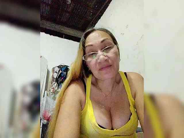 cherrywhite03 webcam