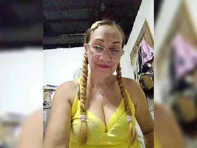 cherrywhite03 webcam