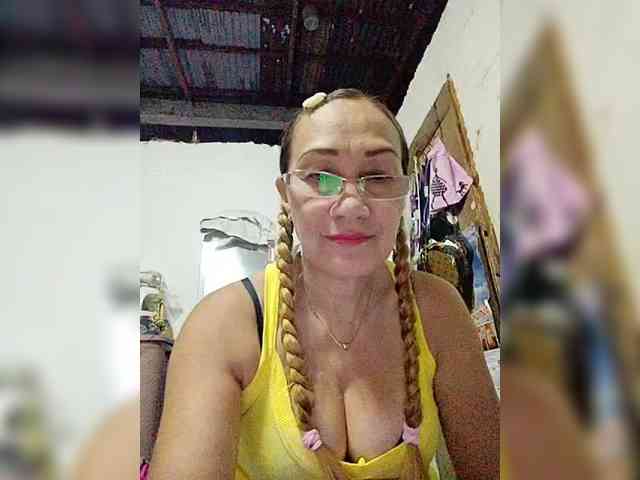 cherrywhite03 webcam