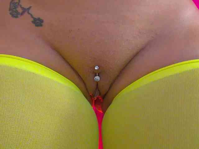 Foxxxy-MILF webcam