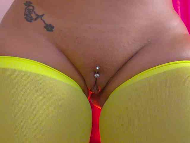 Foxxxy-MILF webcam