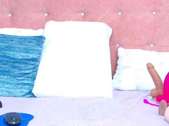 AlliciaKim webcam