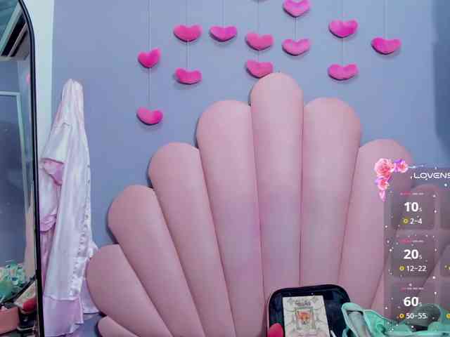 LUCY_MILLER webcam