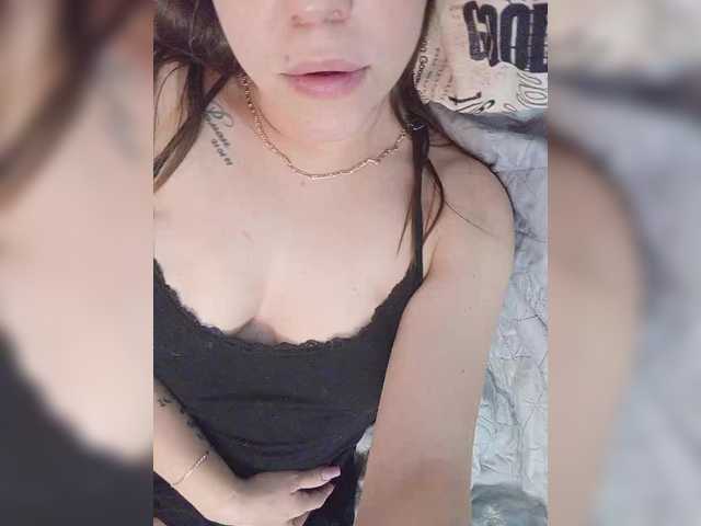 Vai a chattare su Niki233221 Niki233221