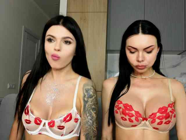 Oops_kiraa webcam