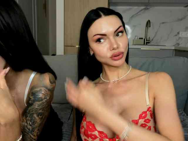 Oops_kiraa webcam