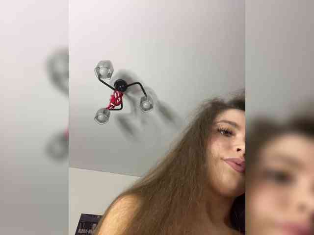YourLadyyy webcam