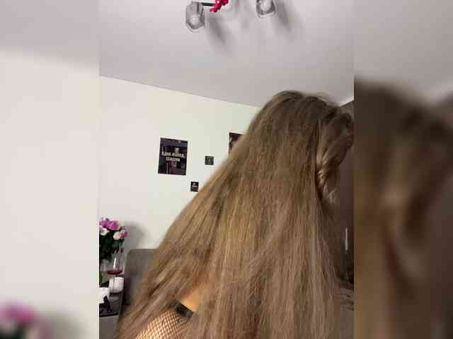 YourLadyyy webcam