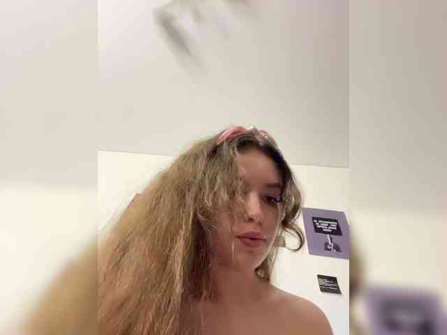 YourLadyyy webcam