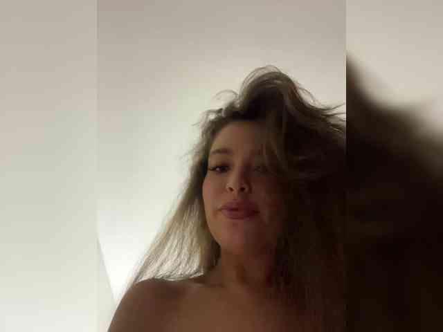 YourLadyyy webcam