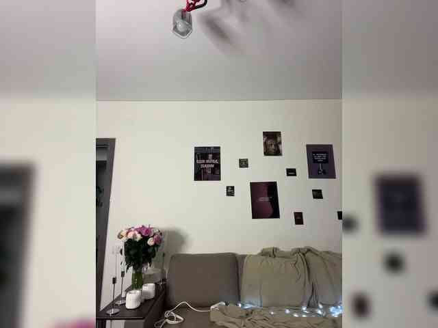 YourLadyyy webcam