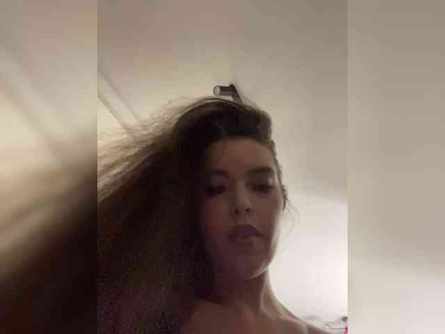 YourLadyyy webcam