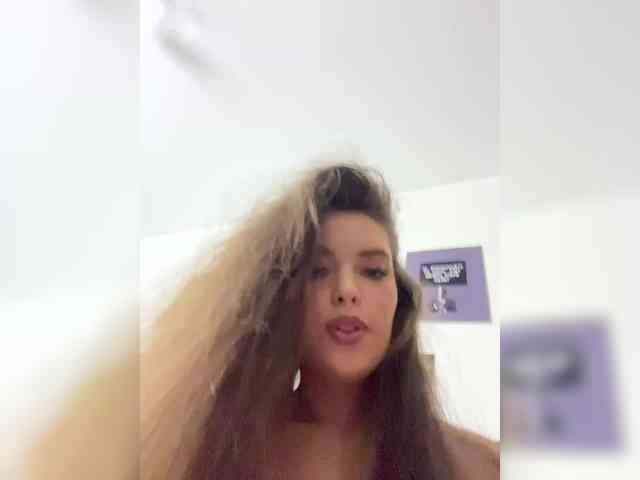 YourLadyyy webcam