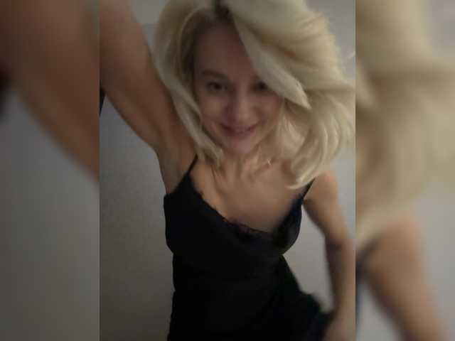 Entra en el chat con el modelo -Molly- -Molly-