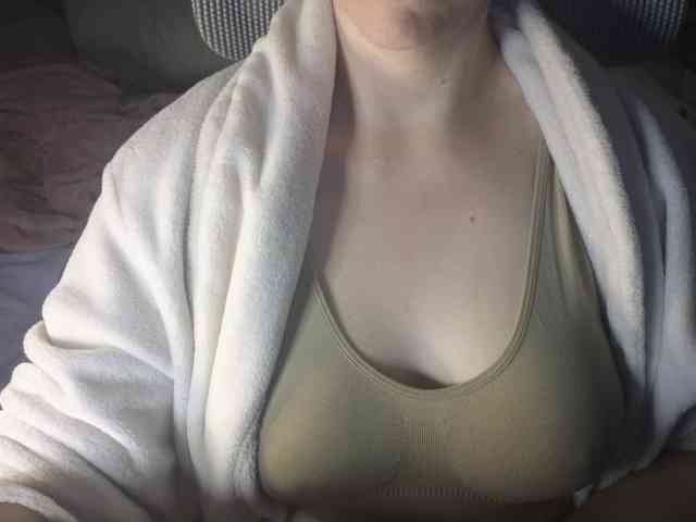 PassionateMommy webcam