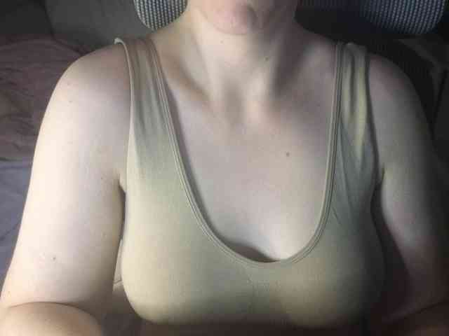 PassionateMommy webcam