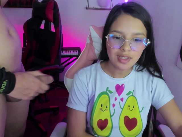 Vai a chattare su room-kitty room-kitty