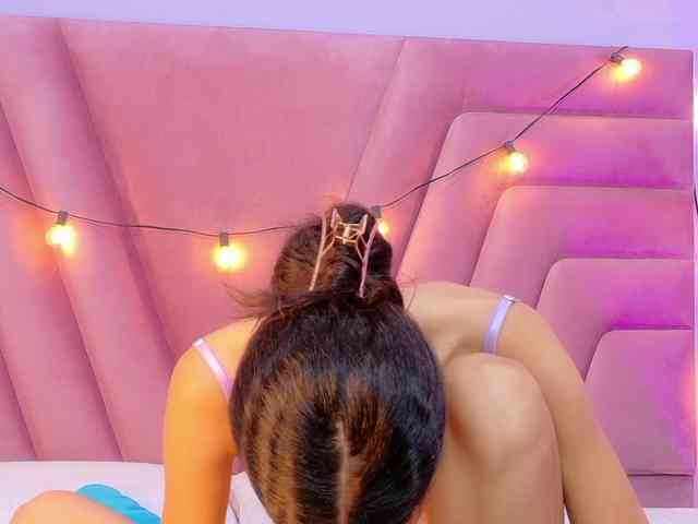 Beautifulskinny18 webcam