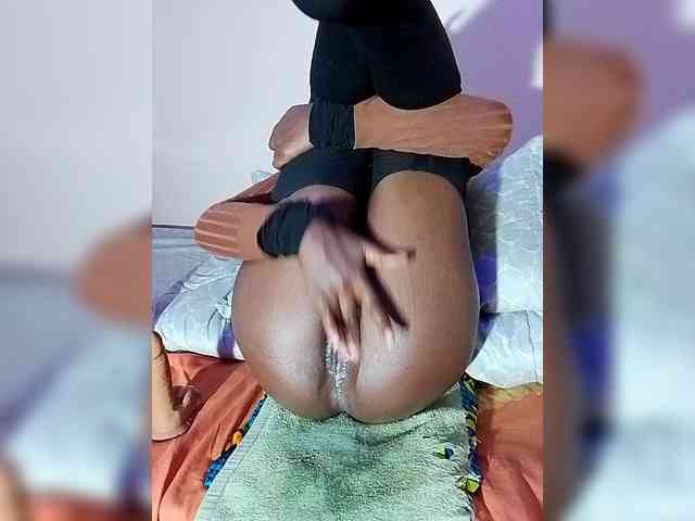 TrishaBanks webcam