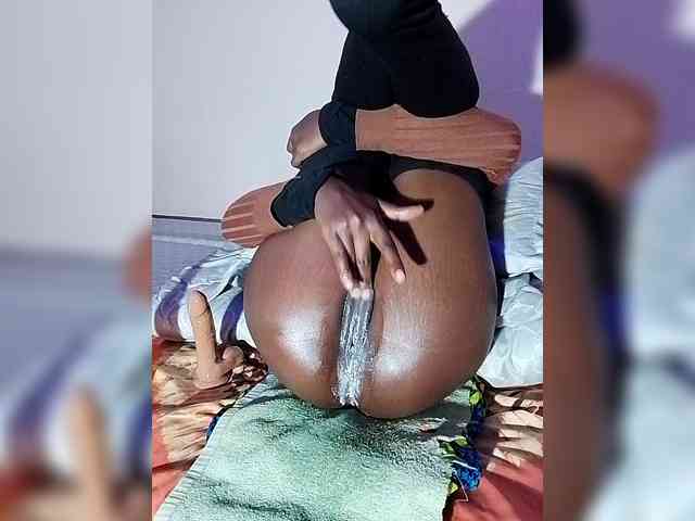 TrishaBanks webcam